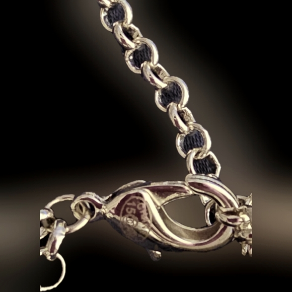 Elegant Pearl Necklace - Picture 7 of 8